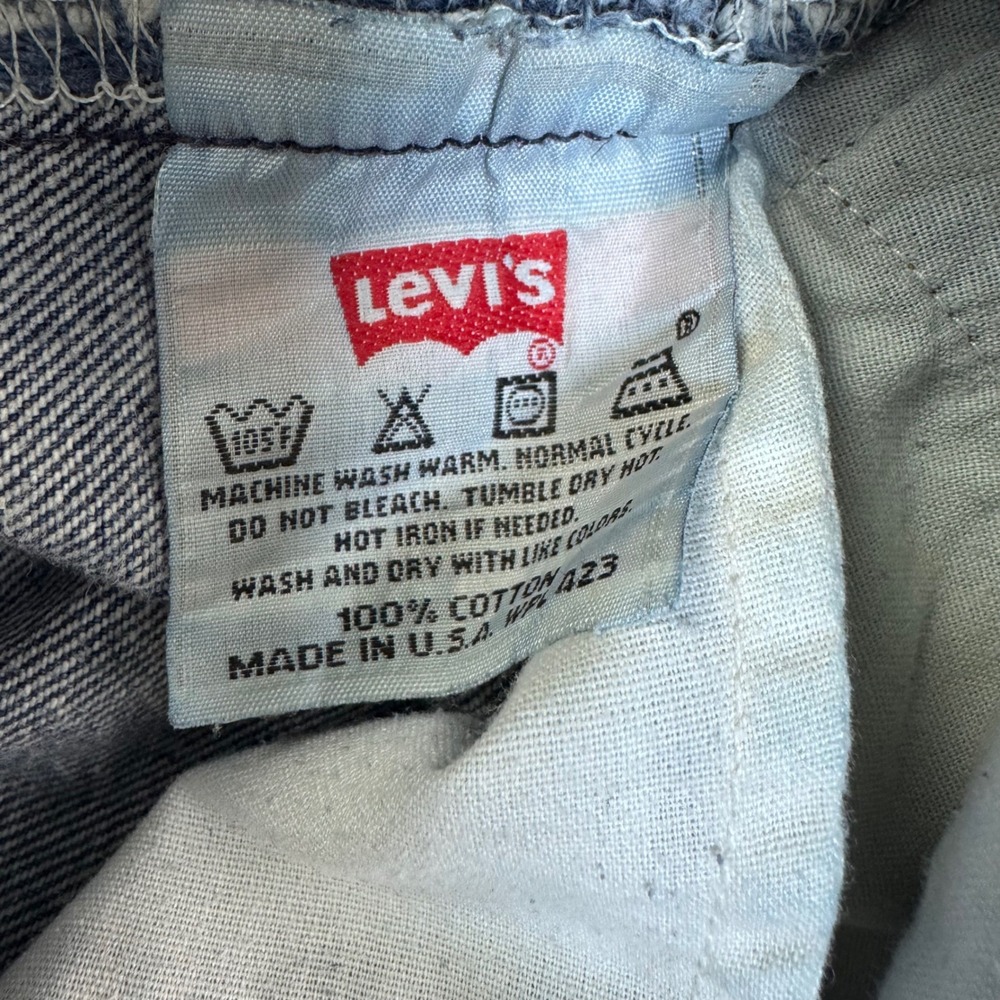 Vintage Levis 501 Jeans Womens Blue Light Wash Straight Made In USA Fits 28x31 - Picture 7 of 13